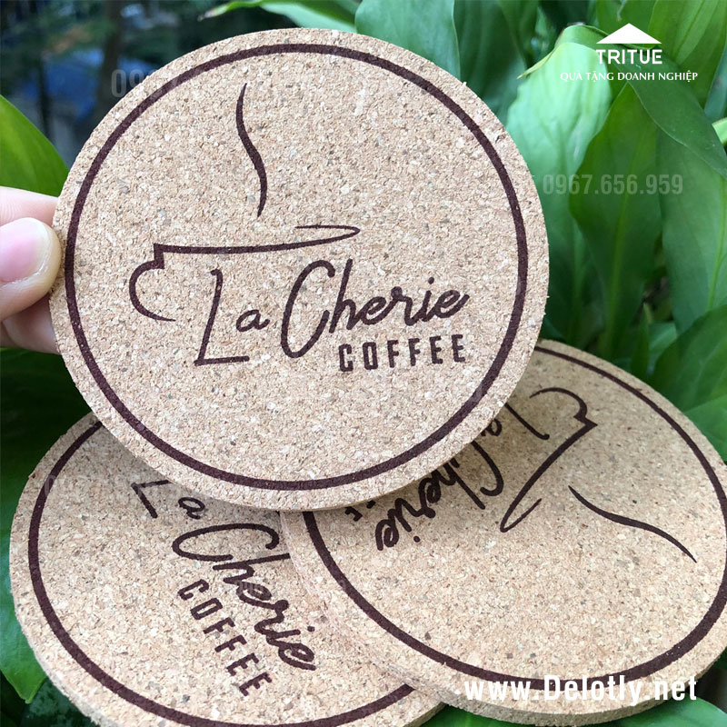 Lót cốc bằng gỗ ép giá rẻ được bán cho quán La Cherie coffee